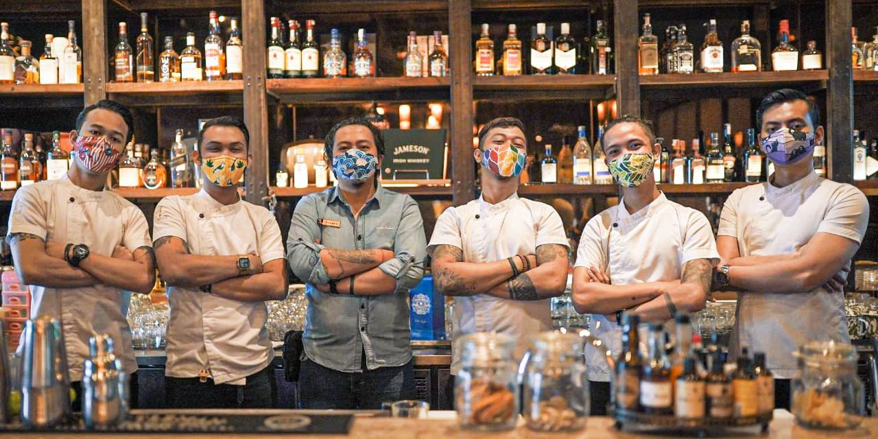 COCKTAIL CRITTERS DONATES 5,000 MASKS TO SUPPORT HOSPITALITY INDUSTRY